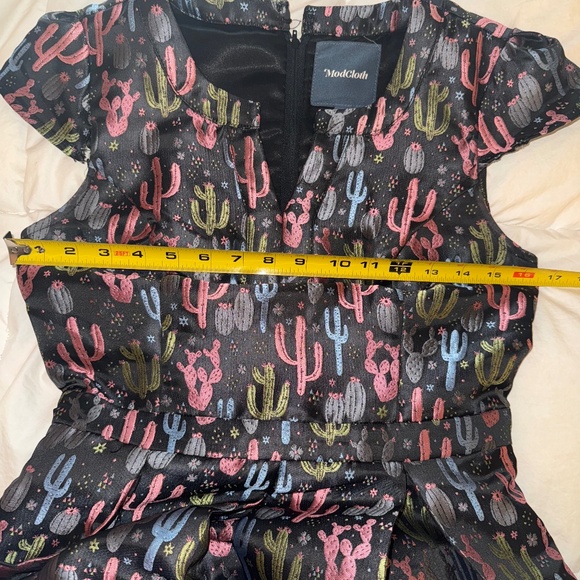 Modcloth Jacquard Cactus Fit & Flare Dress sz 6, Brocade Retro Black - Picture 8 of 8